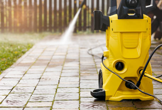 Animal Enclosure Cleaning in Dixon Lane Meadow Creek, CA